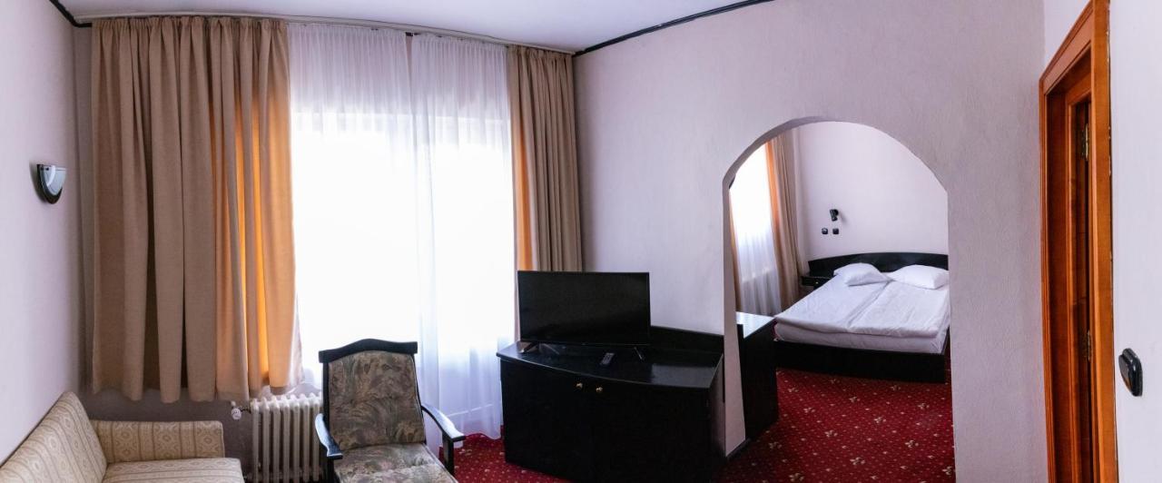 Hotel Aurora Satu Mare Zewnętrze zdjęcie